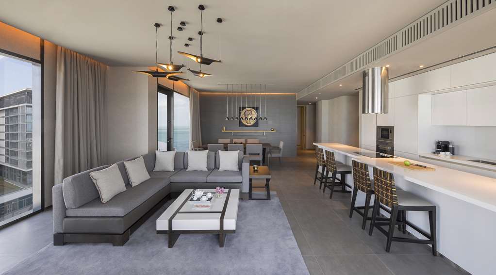 The Residences Caesars Palace Bluewaters Dubai Room photo